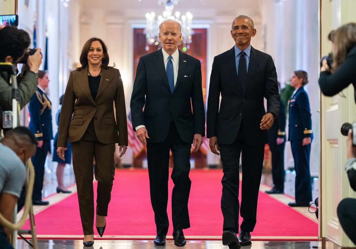 Kamala Harris, Joe Biden y Barack Obama en la Casa Blanca