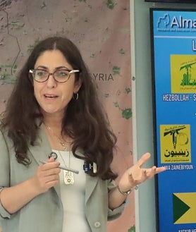 Imagen secundaria 2 - Por orden: Dotan Razili, teniente coronel de la IDF; Isahi Efroni, encargado de seguridad; y Sarit Zehavi, ex oficial