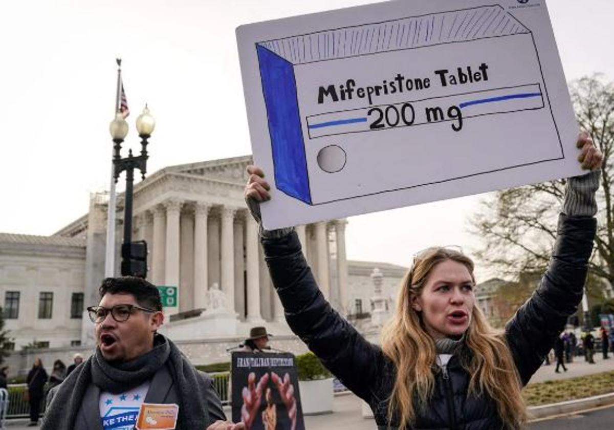 Manifestación de activistas a favor del derecho al aborto frente a la Corte Suprema de Estados Unidos el 26 de marzo de 2024