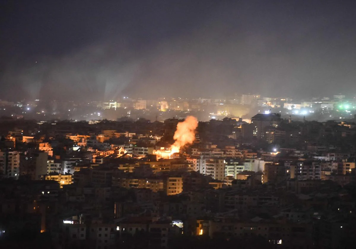 Explosiones por bombardeos israelíes en Beirut, en la madrugada de este martes