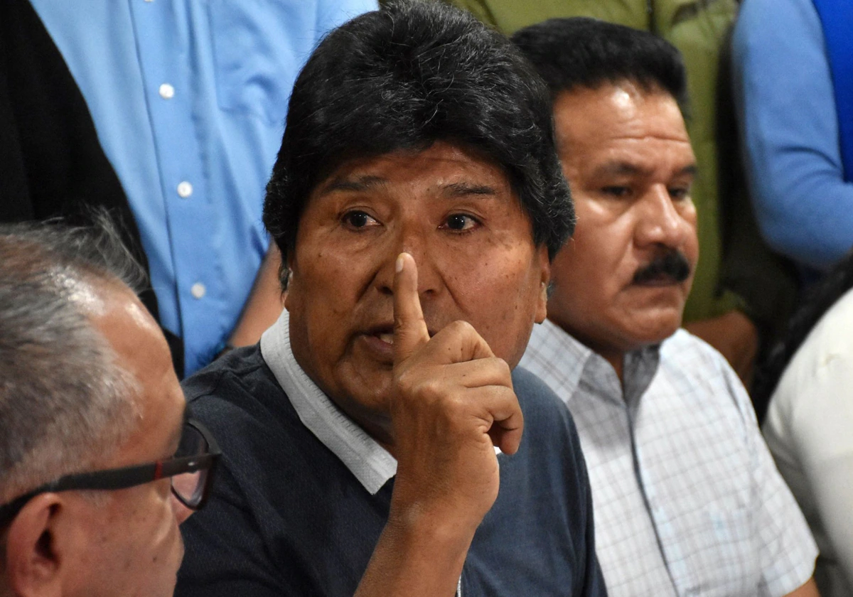 Morales habla durante una rueda de prensa en Cochabamba, Bolivia