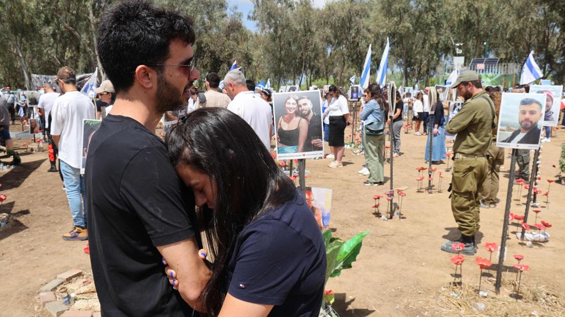 Homenaje a las víctimas en el lugar donde se celebraba el festival Nova cuando se desató el ataque de Hamás