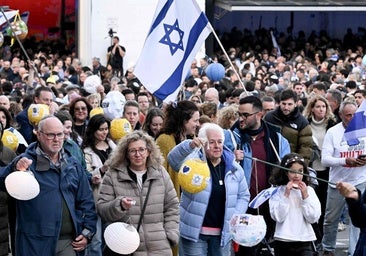 Las vigilias y los homenajes en el primer aniversario de la guerra entre Israel y Hamás en imágenes