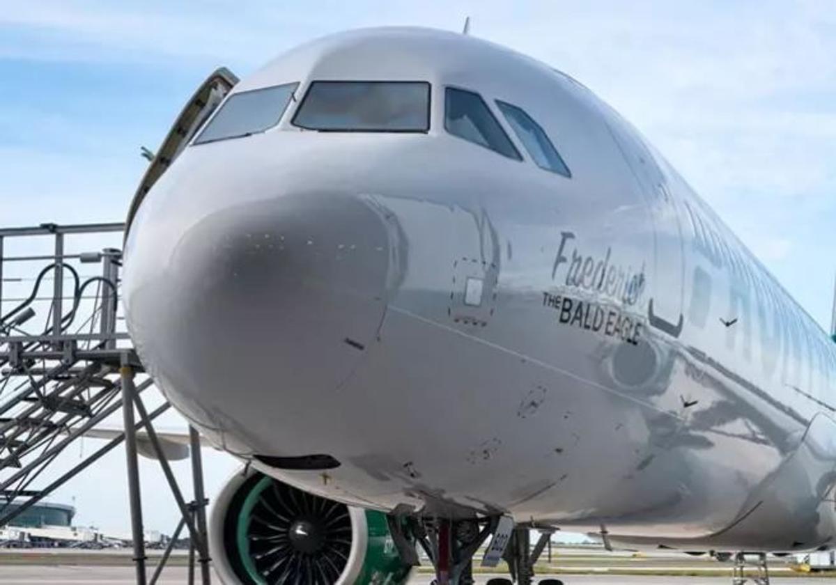 El avión de la compañia Frontier con 190 pasajeros que ha sido evacuado