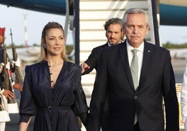 La exmujer de Alberto Fernández se ausenta dos veces ante la Justicia y la Fiscalía de España cierra su colaboración