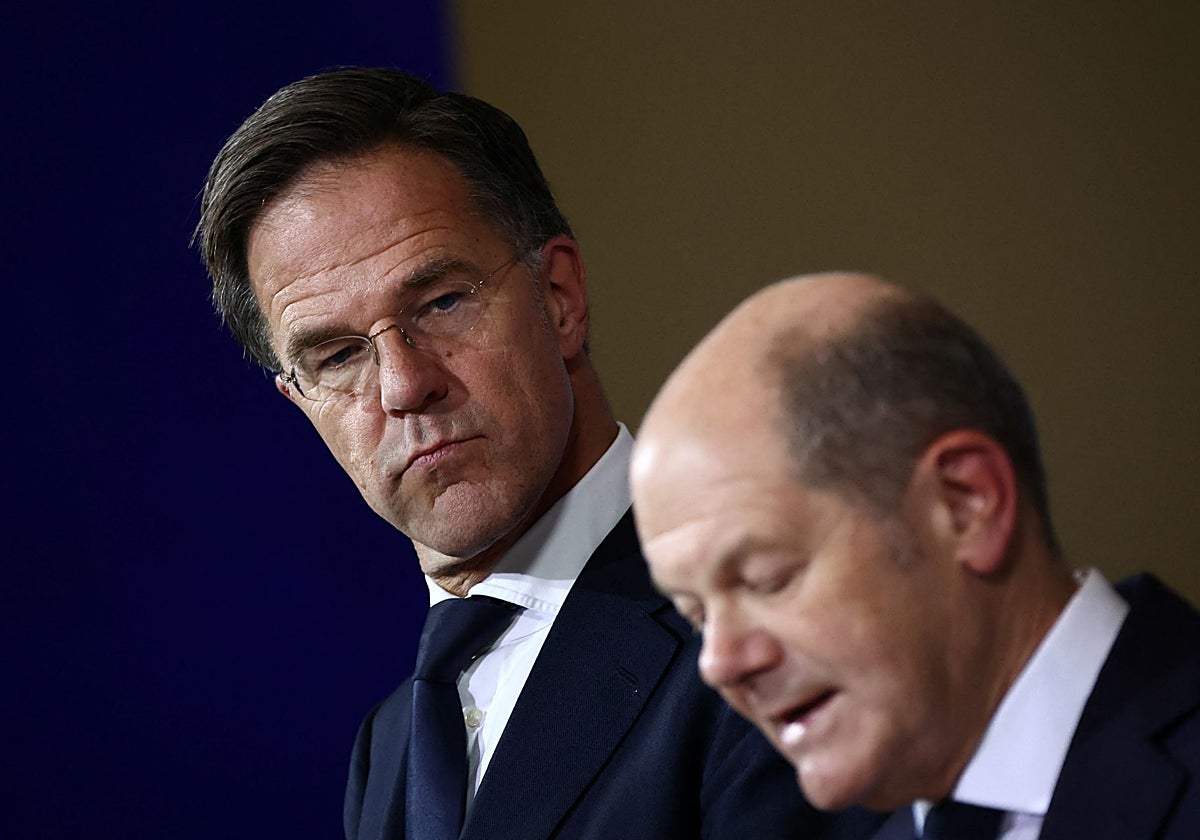 El canciller alemán Olaf Scholz y el secretario general de la OTAN, Mark Rutte, se dirigen a los medios de comunicación tras su reunión bilateral en la Cancillería en Berlín