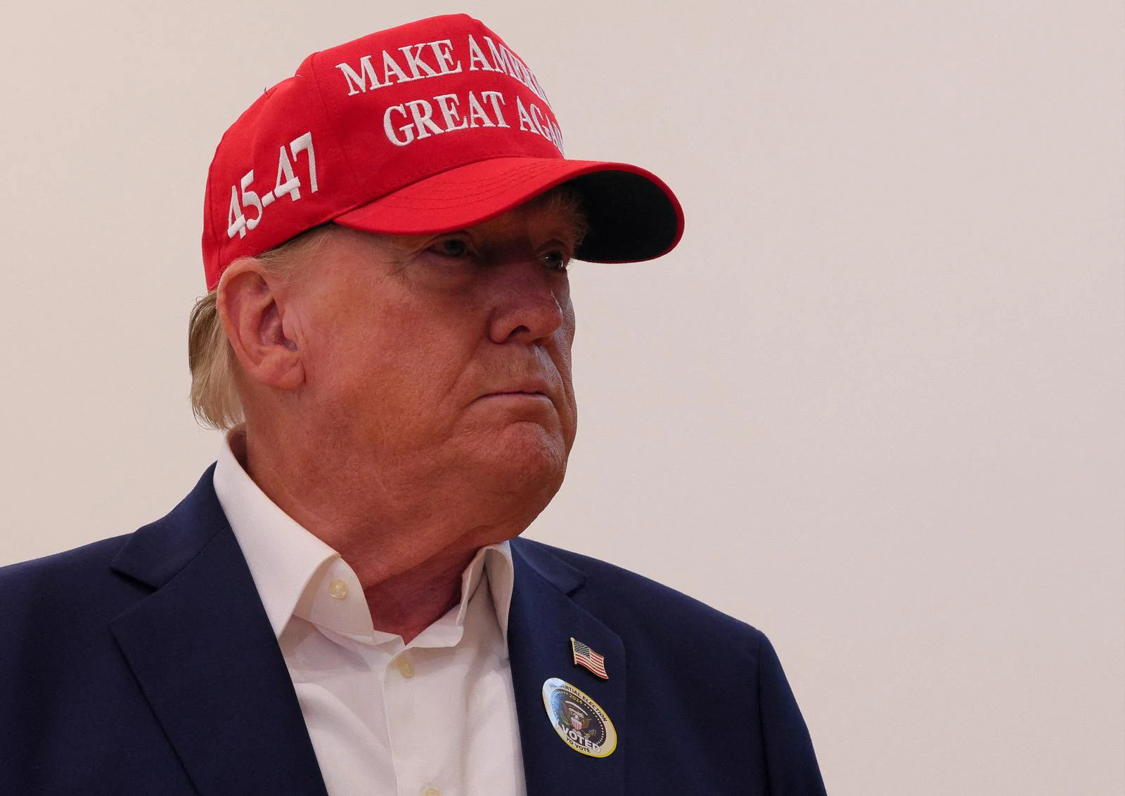 El candidato republicano, Donald Trump, yendo a votar a un colegio electoral en Florida