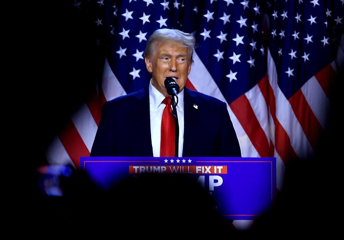 Trump se dirige a sus partidarios en el Centro de Convenciones de West Palm Beach en West Palm Beach, Florida