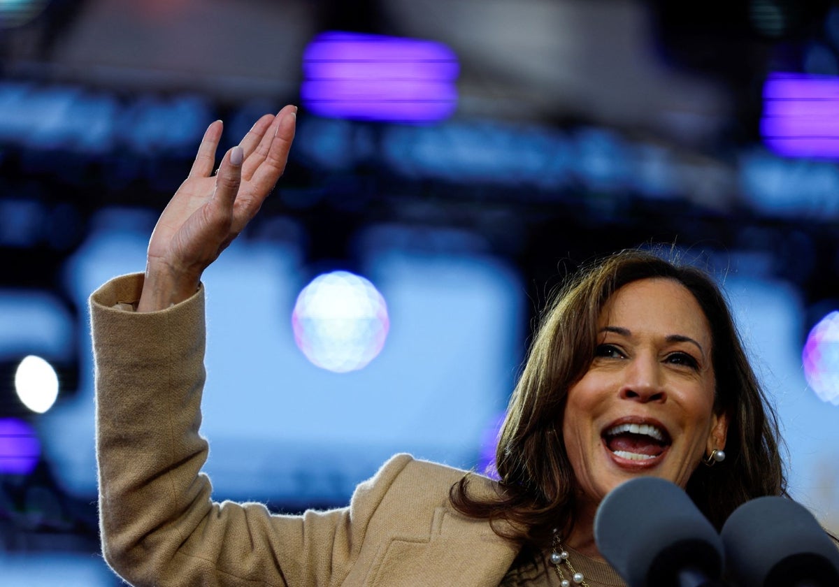 La candidata presidencial demócrata y vicepresidenta de Estados Unidos, Harris