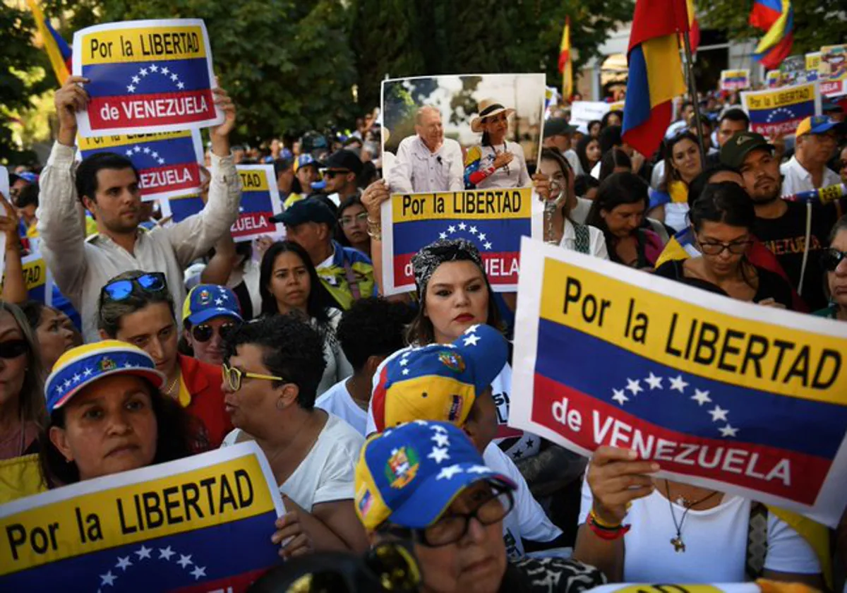 Maduro comienza a liberar a un centenar de presos políticos, entre ellos dos españoles