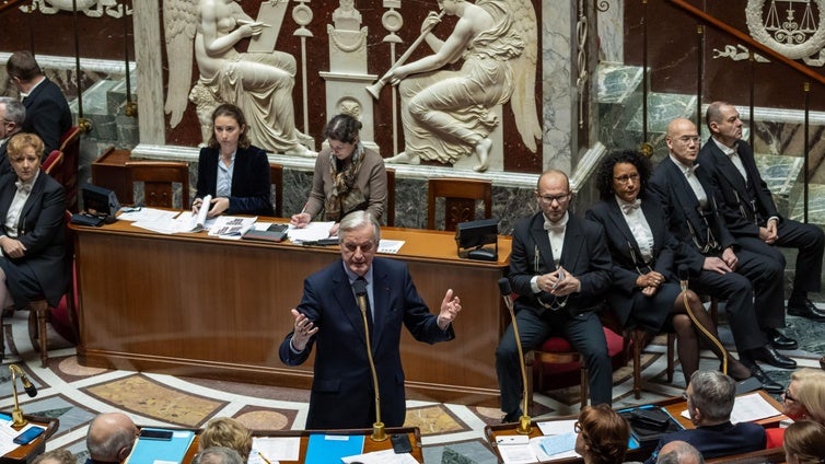 Francia perpetúa su crisis política, víctima de divisiones sin precedentes