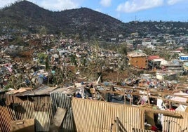 Las autoridades francesas temen que haya «varios centenares de muertos» en las islas de Mayotte tras el paso de un ciclón