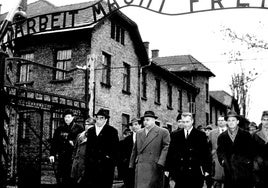 Juicios de Auschwitz:  60 años de un viaje secreto tras el telón de acero