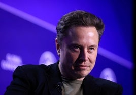 El escándalo de abusos a menores en Reino Unido que salpica a Starmer y que Musk ha resucitado diez años después