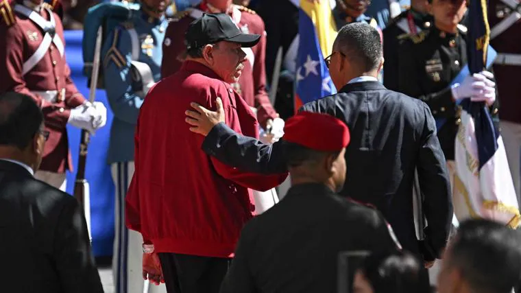 El presidente de Nicaragua, Daniel Ortega, en su llegada a Venezuela este viernes.