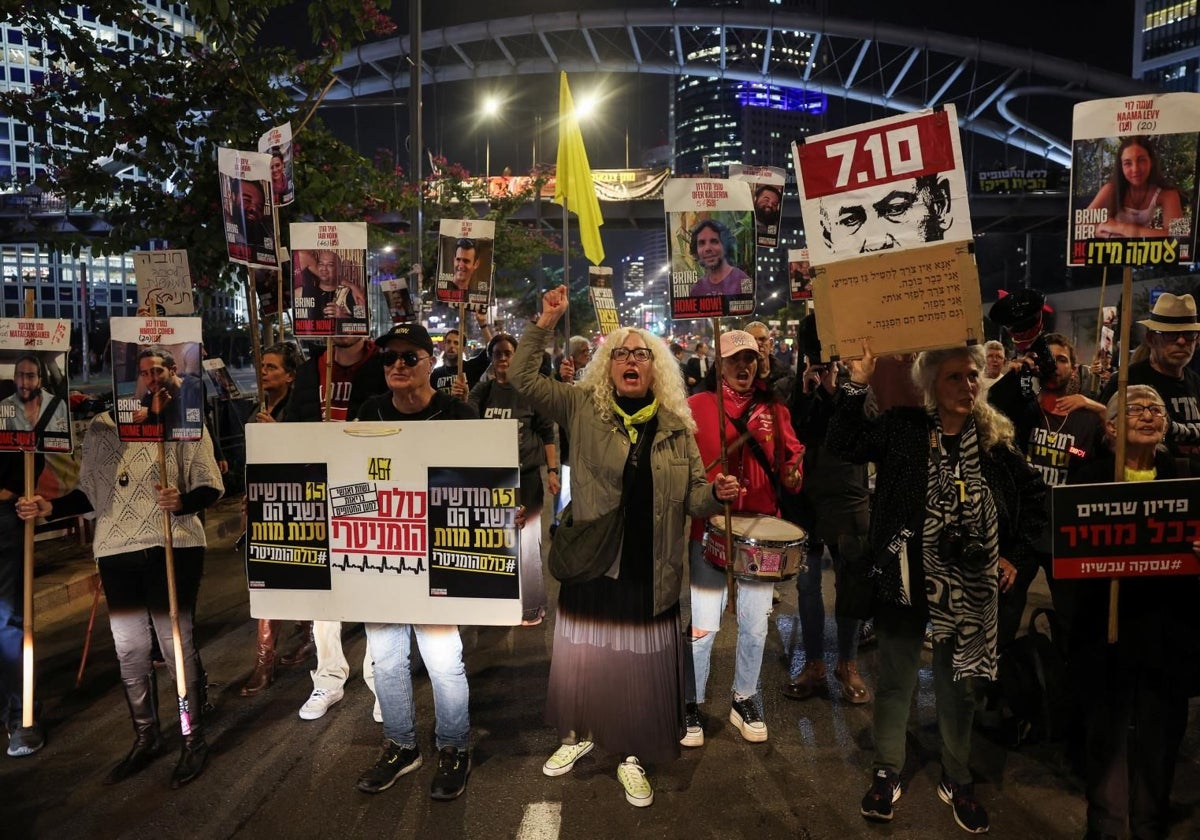 Manifestación en Tel Aviv reclamando el regreso de los rehenes secuestrados por Hamás en su atentado del 7 de octubre de 2023