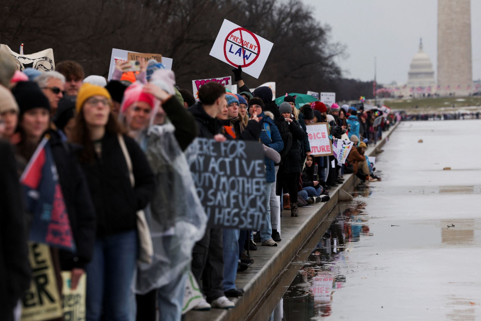 Miles de personas se manifiestan contra Trump en Washington