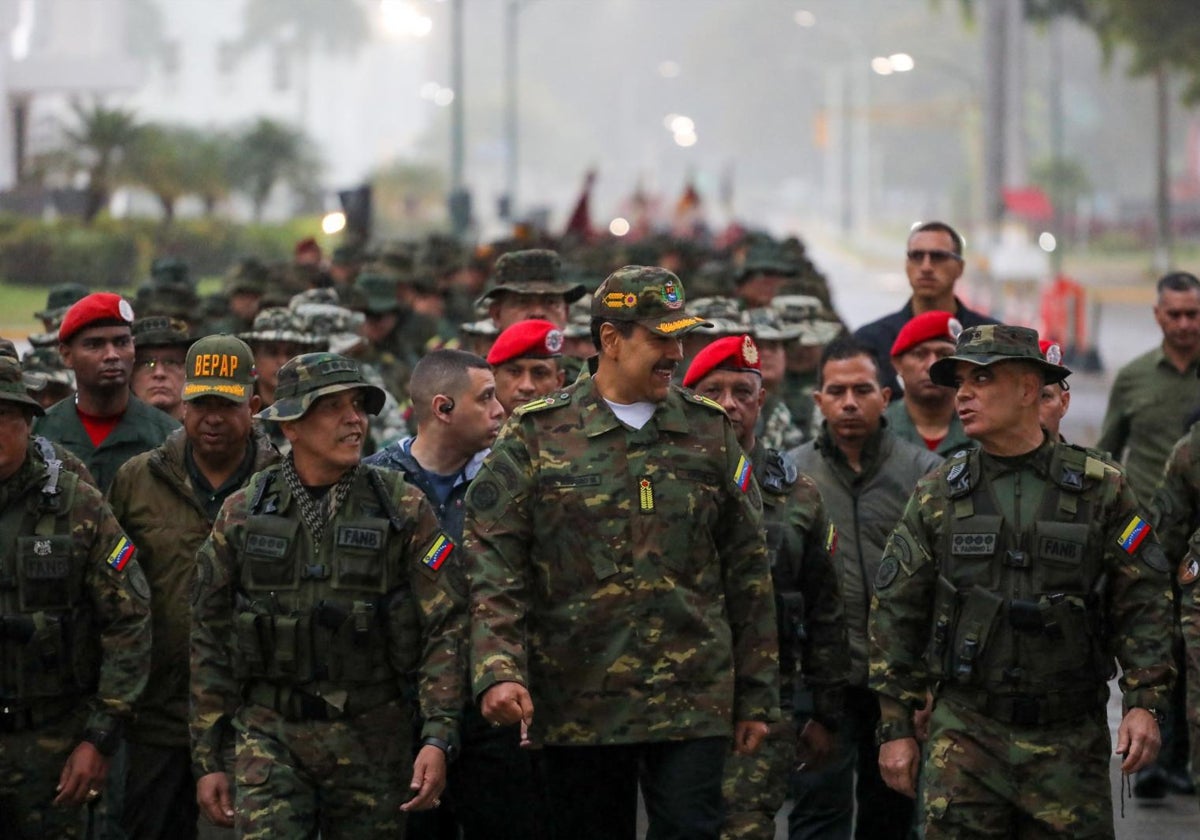 Maduro asiste a un ejercicio militar en la base militar de Fuerte Tiuna, en Caracas.