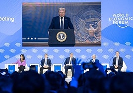 Trump, al ataque en Davos: «O hacéis vuestros productos en América o pagáis aranceles»