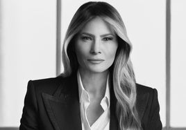 Melania Trump reina sobre Washington en su poderoso retrato oficial