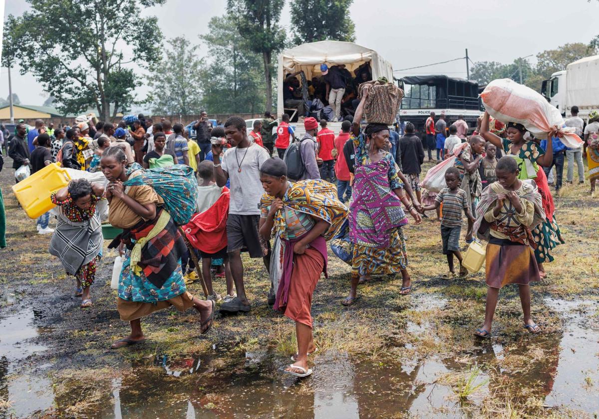 Los refugiados congoleños que huyen de los enfrentamientos en curso en el este de la R. D. del Congo