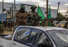 Hamás pospone «hasta nuevo aviso» la liberación de rehenes e Israel ordena al Ejército elevar la alerta