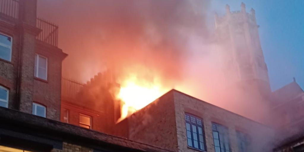 Más de 100 evacuados por un incendio en un hotel de lujo en Londres a solo unos días de los Bafta