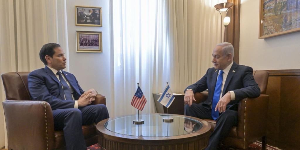 El secretario de Estado de EE.UU. se reúne con Netanyahu e inicia su gira por Oriente Próximo