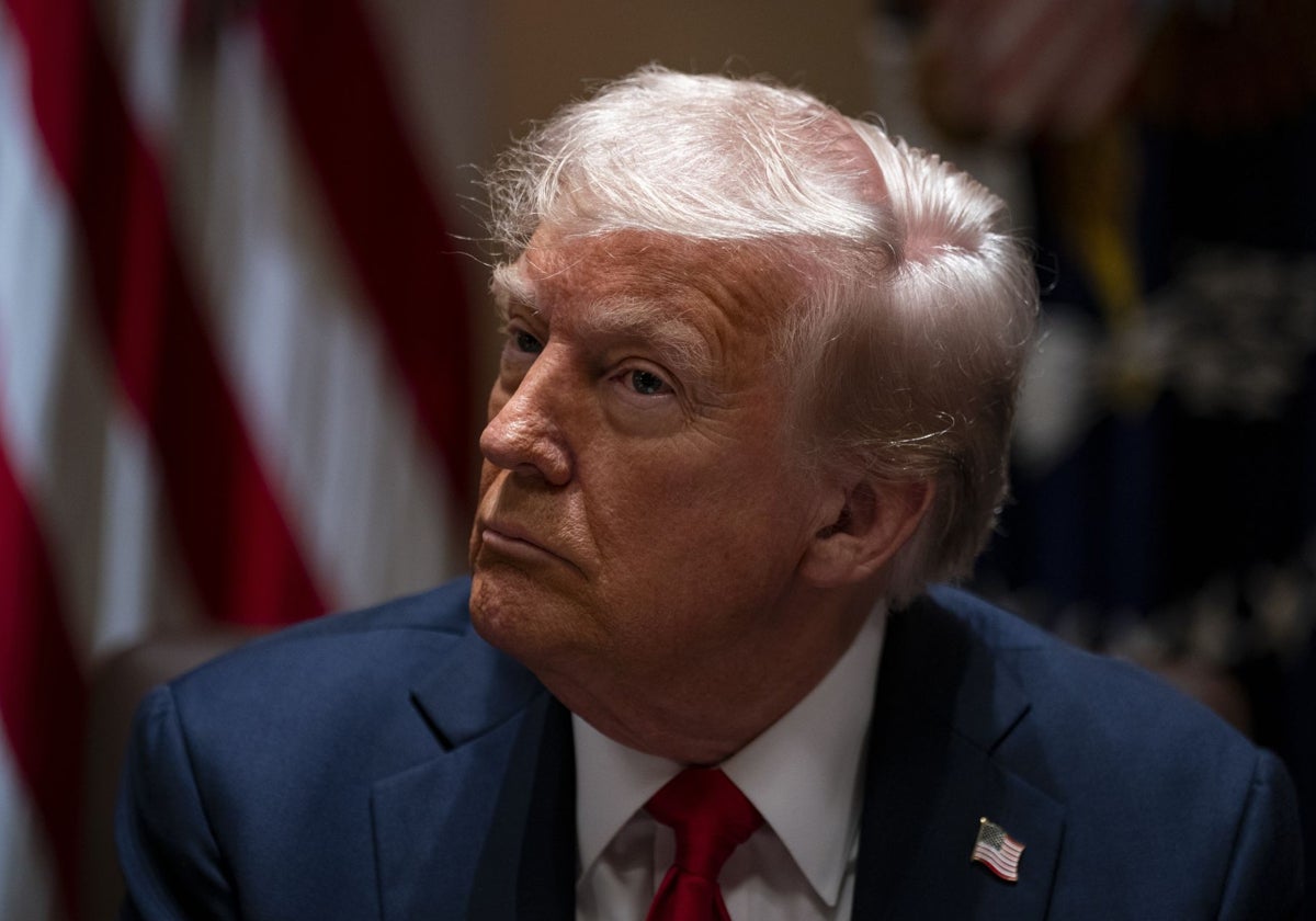 El presidente de Estados Unidos, Donald Trump , celebra su primera reunión de gabinete en la Casa Blanca