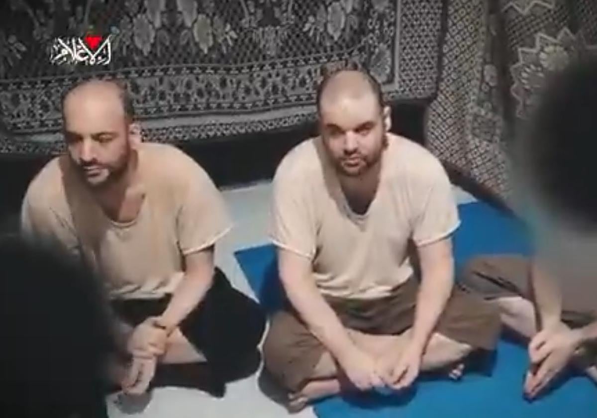 Los dos hermanos Horn durante su cautiverio