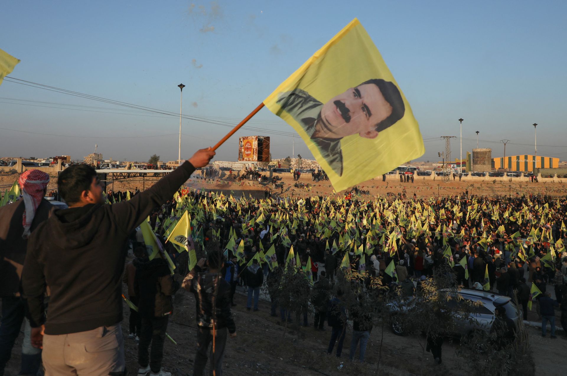 Los kurdos sirios se reúnen en Hasakah tras el llamamiento de Ocalan a deponer las armas