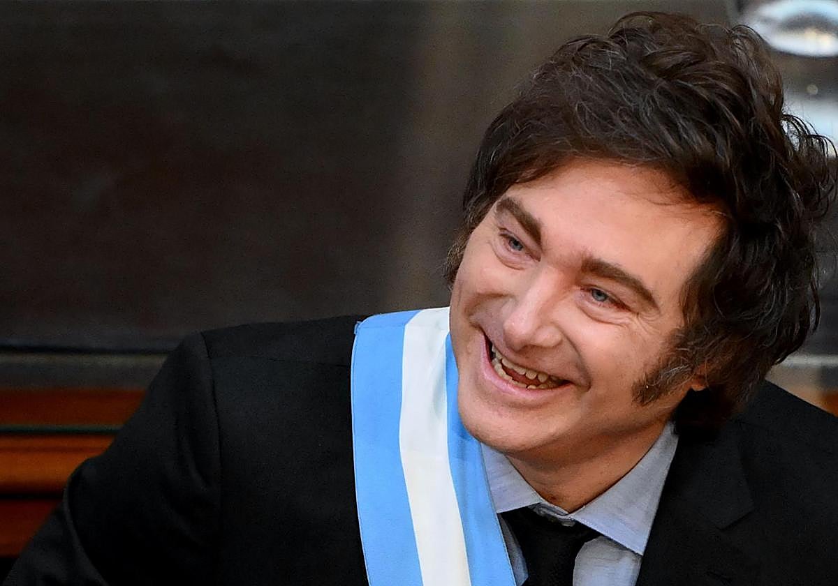 El presidente de Argentina, Javier Milei, sonríe durante la inauguración de la 143ª sesión ordinaria del Congreso en el Congreso Nacional en Buenos Aires