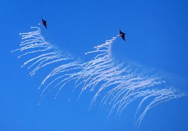 Un avión militar en Corea del Sur lanza por error ocho bombas y hiere a varios civiles