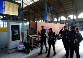 El hallazgo de una bomba sin explotar de la II Guerra Mundial paraliza el tráfico ferroviario en la estación Norte de París, la mayor de Europa