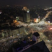 Más de 100.000 personas se manifiestan en Serbia contra la corrupción del Gobierno y el presidente Vucic dice entender «la rabia»