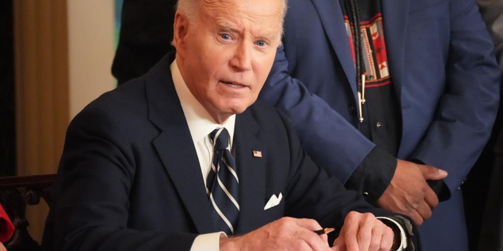 Trump declara nulos los indultos de Biden porque le hacían rubricarlos con Autopen, una máquina para firmar