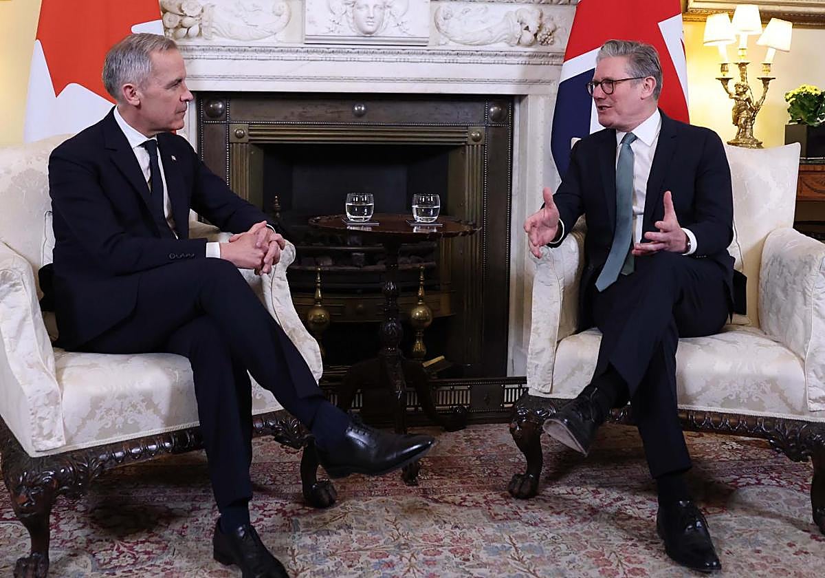 El primer ministro de Canadá, Mark Carney, y el primer ministro de Reino Unido, Keir Starmer