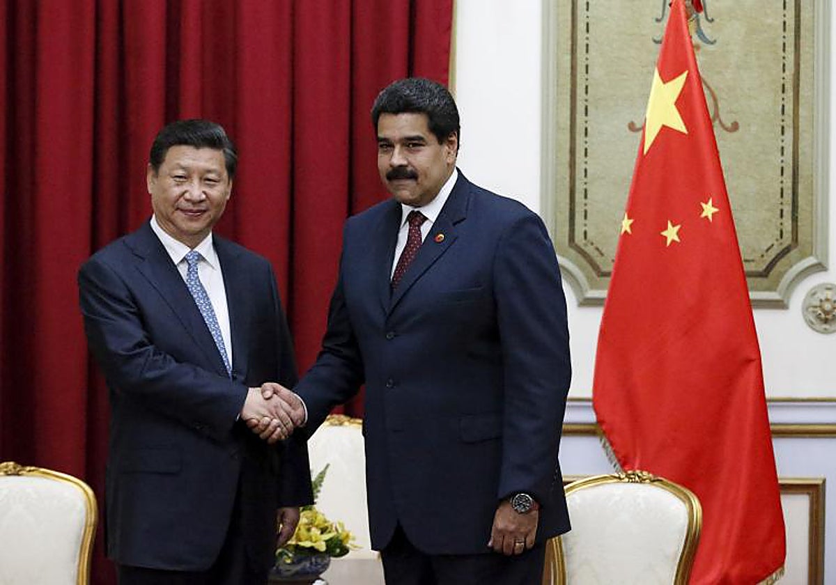 Xi JInping junto a Nicolás Maduro durante un encuentro en el Palacio de Miraflores, en Caracas, en 2015