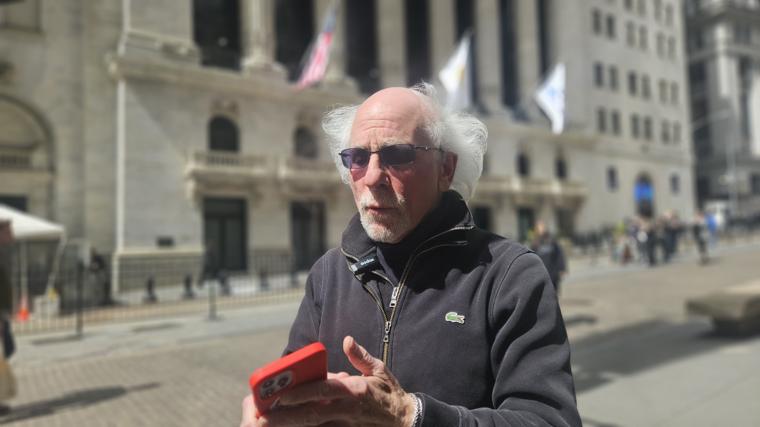 Peter Tuchman, retratado por ABC a las puertas de la Bolsa
