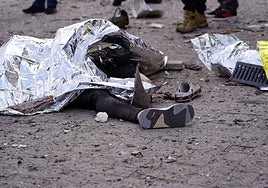 El ataque ruso durante el Domingo de Ramos que deja 32 muertos en Sumi (Ucrania), en fotos