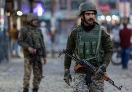 India y Pakistán intercambian disparos en la frontera de Cachemira