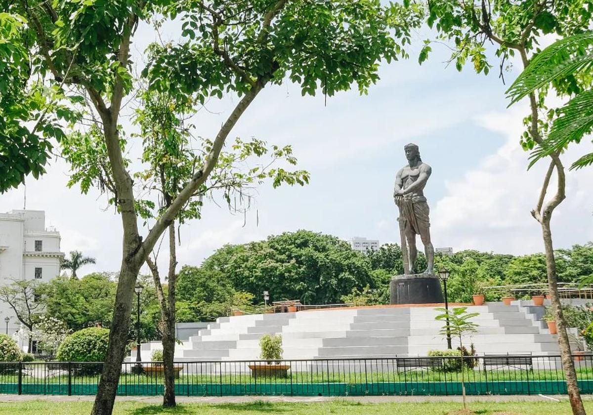 El Centinela de la Libertad, un monumento a Lapu-Lapu en Manila (Filipinas)