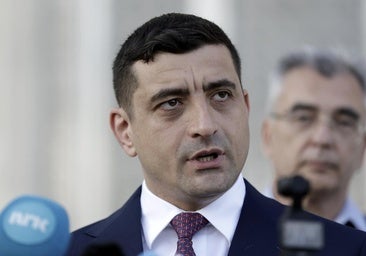 El prorruso George Simion gana la primera vuelta de las elecciones presidenciales