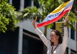 La lucha bajo amenaza y en solitario de María Corina Machado