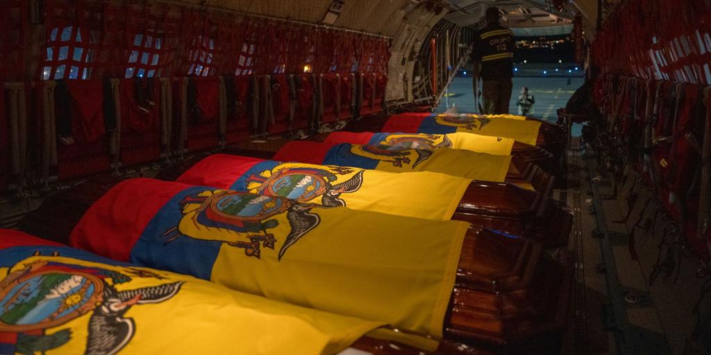 Ecuador rinde homenaje a once soldados asesinados en una emboscada en la Amazonía