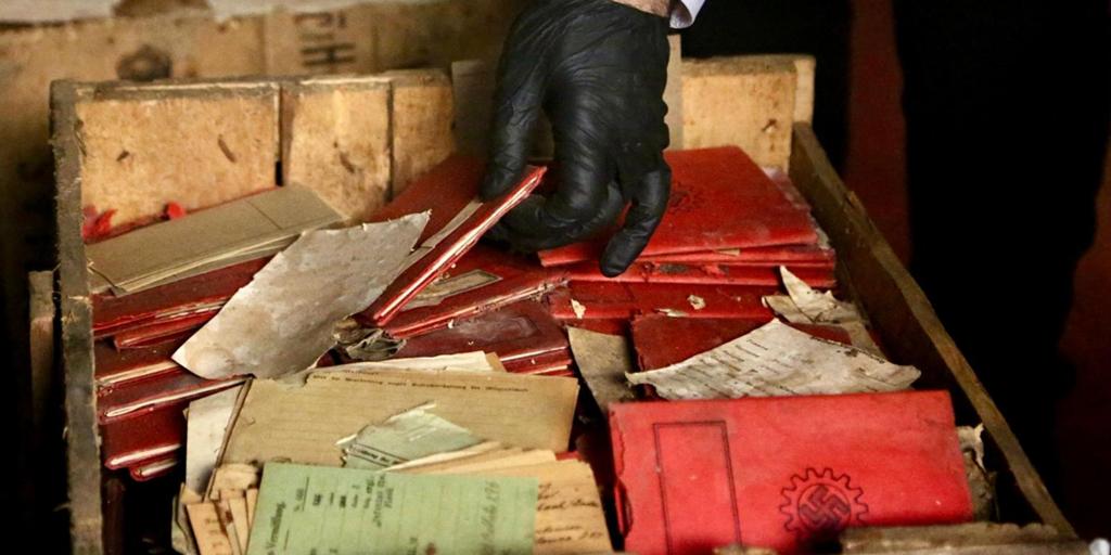 Hallan en la Corte Suprema de Argentina cajas con material nazi