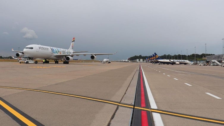 Una amenaza de bomba en un avión suspende el tráfico aéreo del aeropuerto de Charleroi en Bélgica