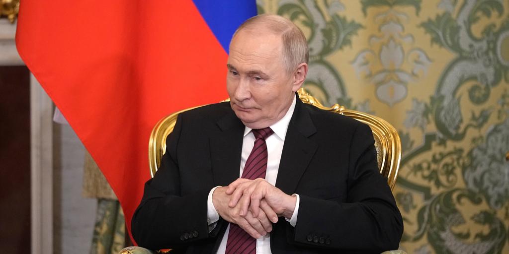 El Kremlin mantiene la incógnita sobre la presencia de Putin en la reunión con Zelenski