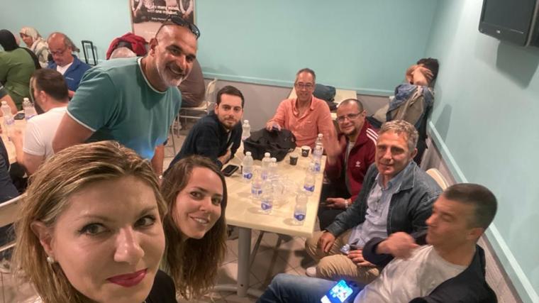 Begoña Costales, junto al resto de personas retenidas en el sótano