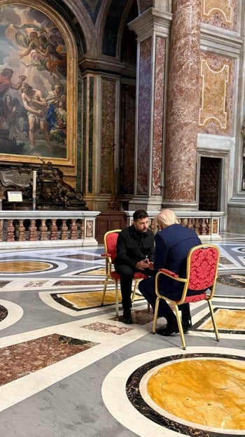 Zelenksi y Trump reunidos en el Vaticano